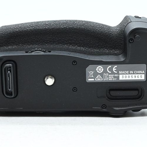 thumbnail-5 for Nikon MB-D17 Multi Power Battery Pack for Nikon D500