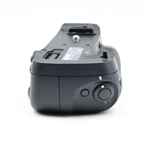 thumbnail-4 for Nikon MB-D17 Multi Power Battery Pack for Nikon D500