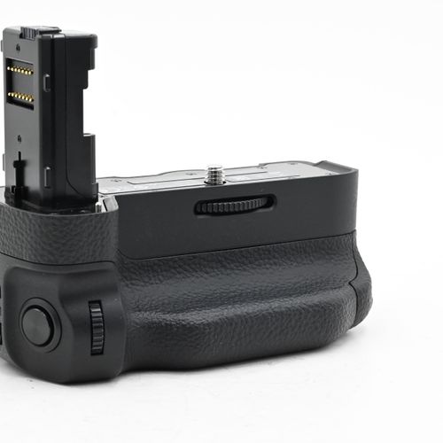 Sony VG-C2EM Vertical Battery Grip for a7 II, a7R II, and a7S II