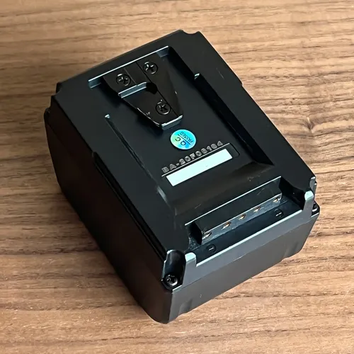thumbnail-1 for Intellytech Pocket-V 98Wh V-Mount Battery with USB