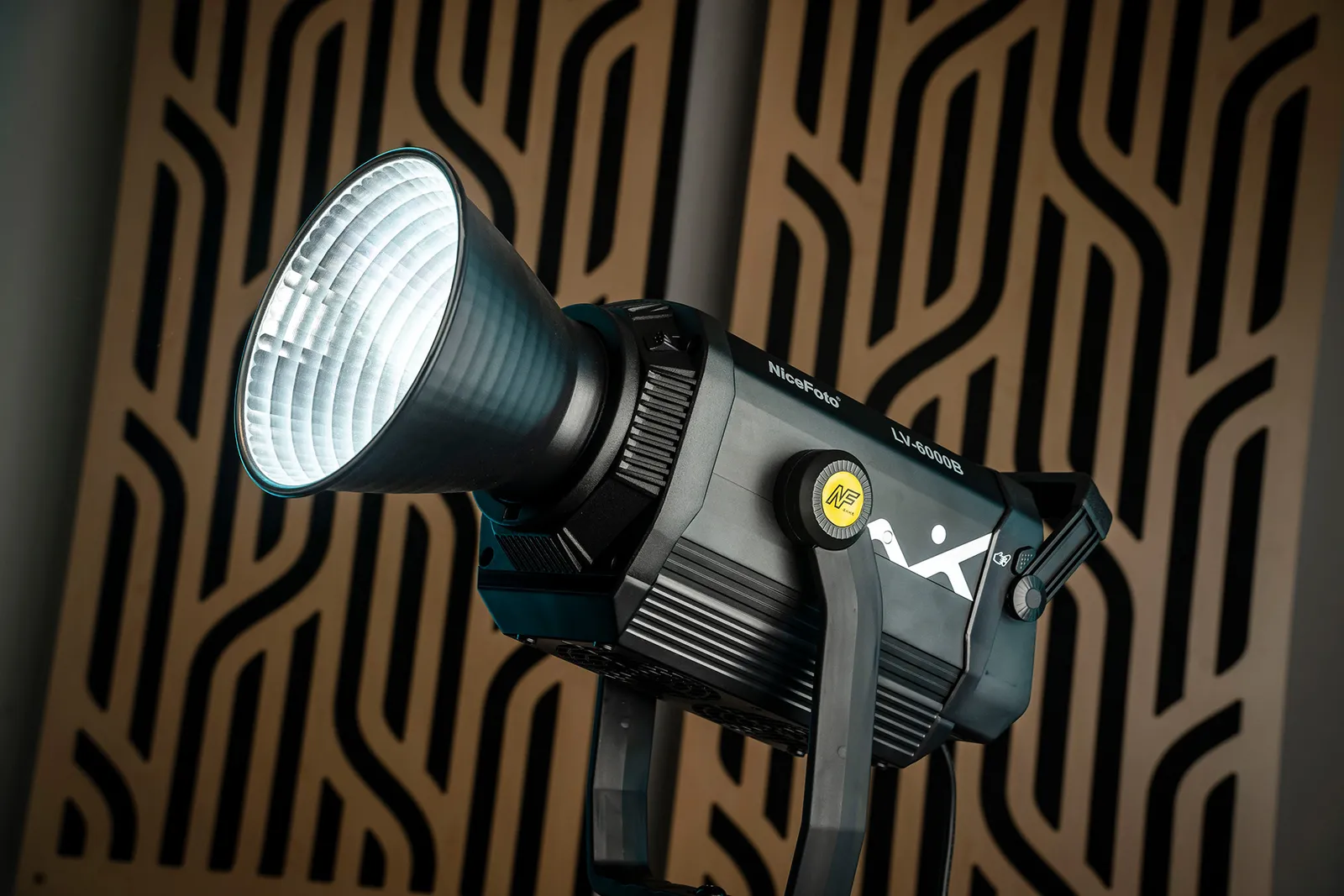 NiceFoto LV-6000B 600W Daylight 5600K Continuous LED Video Light