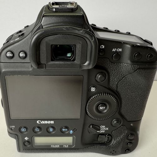 thumbnail-2 for Canon EOS-1DX Camera Body