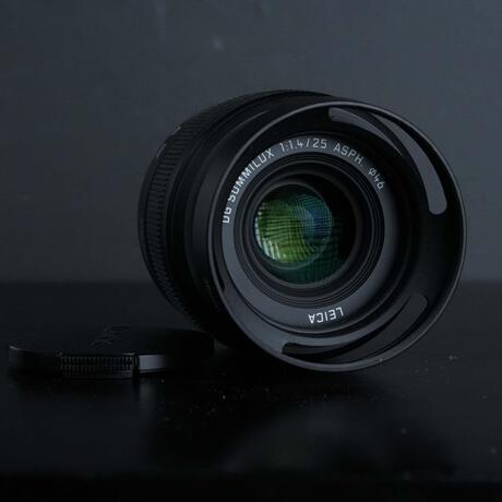 thumbnail-1 for 25mm f/1.4 Panasonic Leica DG Summilux ASPH Micro Lens