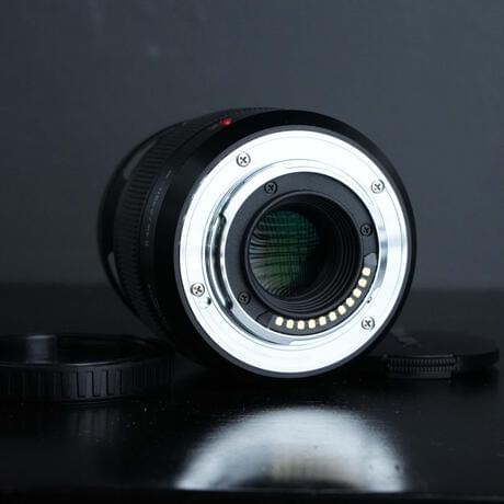 thumbnail-3 for 25mm f/1.4 Panasonic Leica DG Summilux ASPH Micro Lens