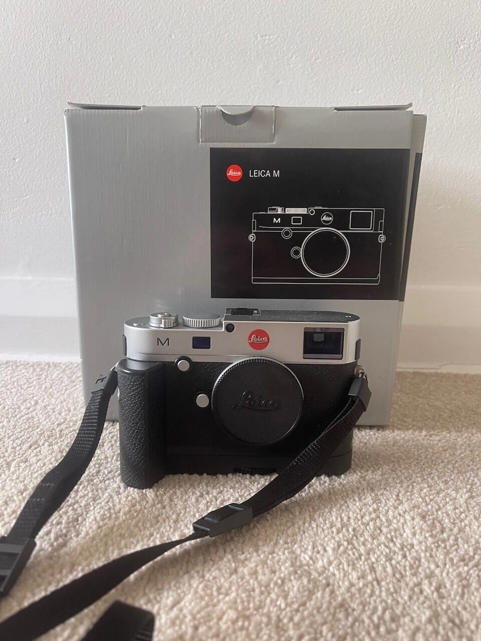 Leica M M240 Digital Mirrorless Rangefinder Camera Silver