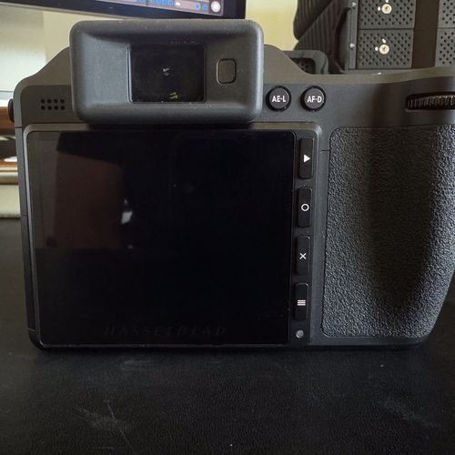 thumbnail-4 for Hasselblad X2D 100C Medium Format Kit – XCD 25mm, 38mm, 55mm, 90mm + 5 Batteries