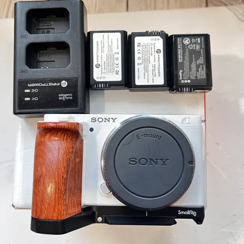 thumbnail-0 for Sony Alpha ZV-E10 - White  BODY ONLY plus Smallrig 1/2 cage, 3 extra batteries & charger