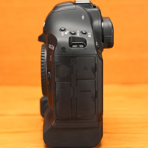 thumbnail-2 for Canon EOS-1DX Mark II - 20.2MP w/ 128GB CFast card & Reader