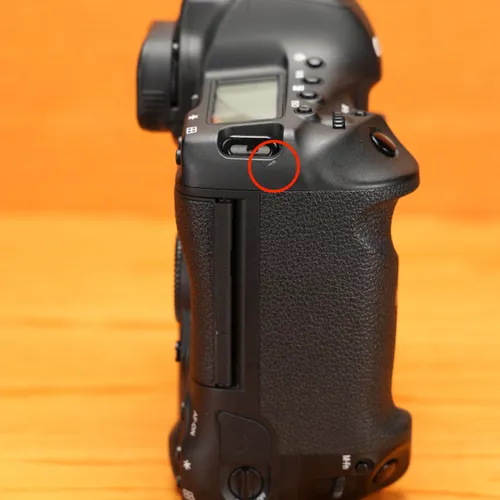 thumbnail-4 for Canon EOS-1DX Mark II - 20.2MP w/ 128GB CFast card & Reader