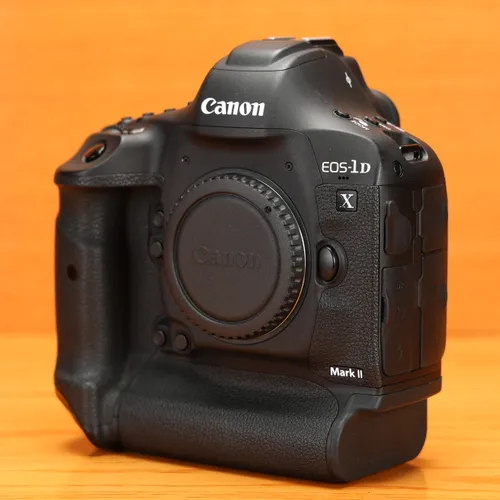 thumbnail-5 for Canon EOS-1DX Mark II - 20.2MP w/ 128GB CFast card & Reader