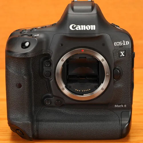 thumbnail-13 for Canon EOS-1DX Mark II - 20.2MP w/ 128GB CFast card & Reader