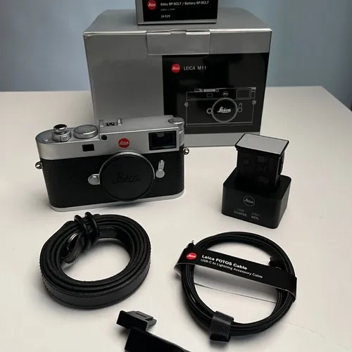 thumbnail-1 for Leica M11 60.3MP Digital Rangefinder Camera - Silver