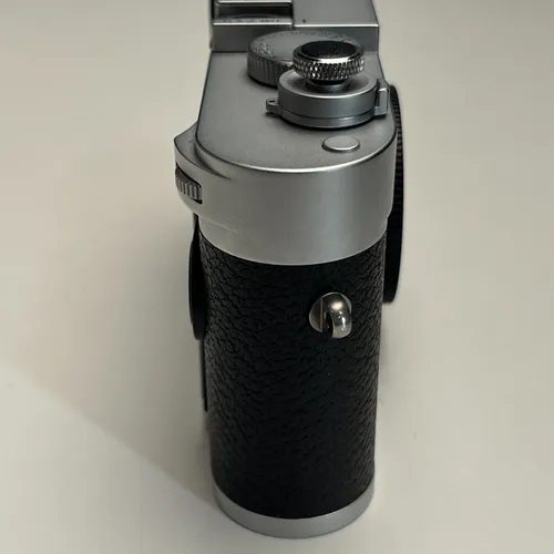 thumbnail-4 for Leica M11 60.3MP Digital Rangefinder Camera - Silver