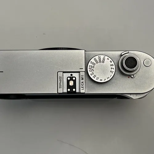 thumbnail-5 for Leica M11 60.3MP Digital Rangefinder Camera - Silver