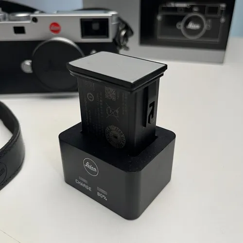 thumbnail-9 for Leica M11 60.3MP Digital Rangefinder Camera - Silver