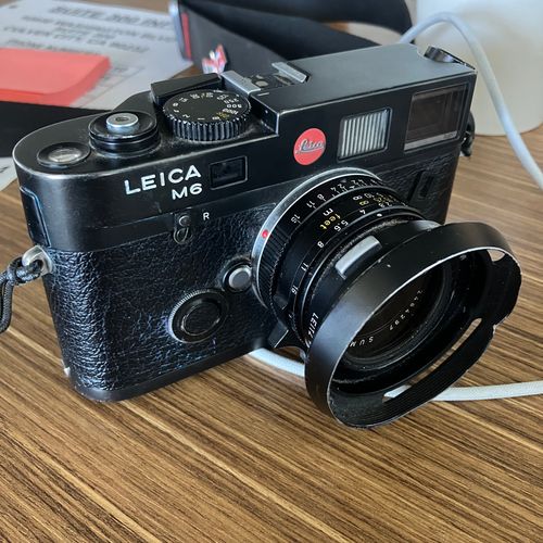 Leica M6 .85 black w summicron 35mm lens