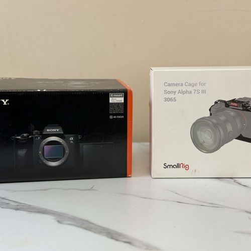 Sony Alpha a7S III Mirrorless Digital Camera + SmallRig Lightweight Camera Cage