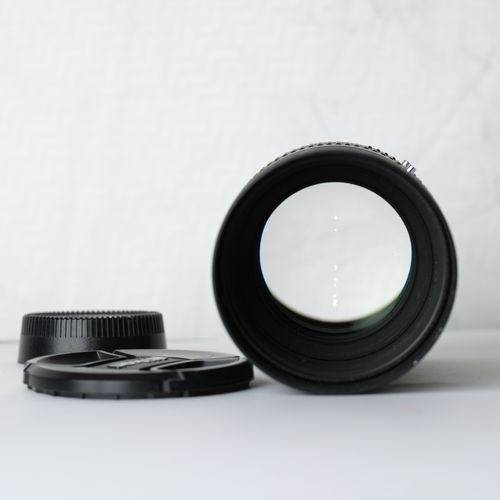 thumbnail-2 for Nikon AF DC-Nikkor 105mm f/2.0D lens