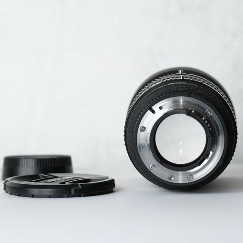 thumbnail-3 for Nikon AF DC-Nikkor 105mm f/2.0D lens