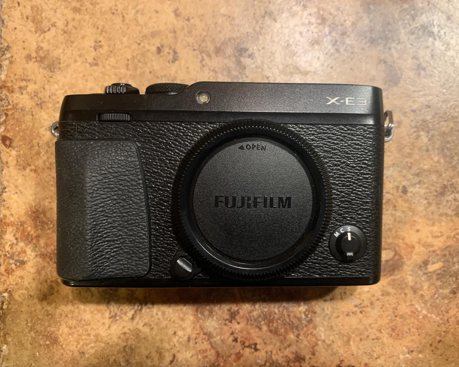 FujiFilm X-E3 & XF 18mm F/2 R 