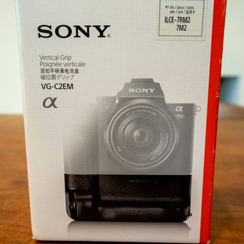 Sony VG-C2EM battery grip for Sony a7R