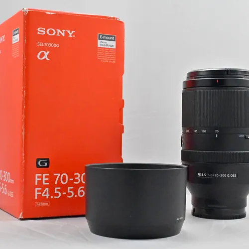 Sony FE 70-300mm f/4.5-5.6 G OSS Lens with Lens Caps