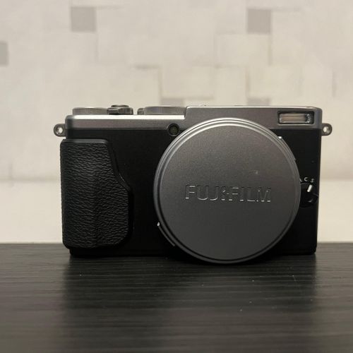 Fujifilm X70 - Digital Camera +accessory - Really Good Condition