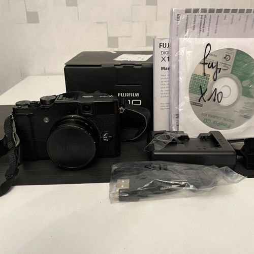 Fujifilm X10 - Digital camera +original box - Good condition