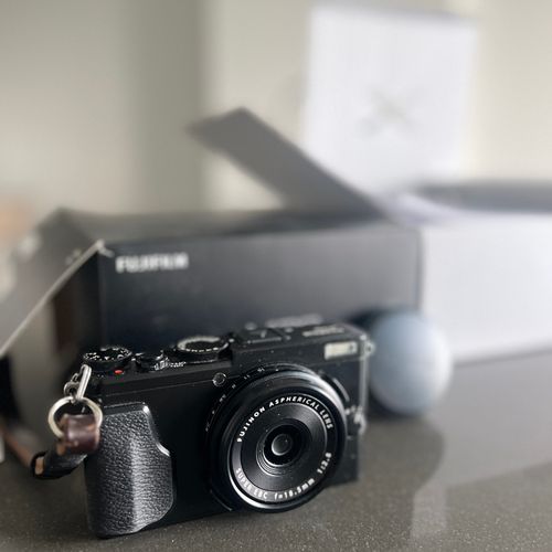 Fuji X70 – Black | Full Box & Papers | Excellent Condition