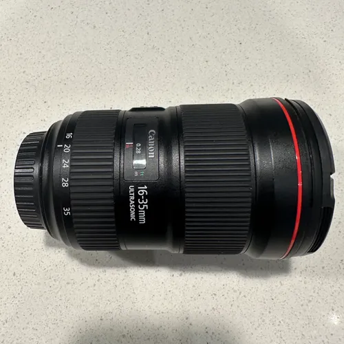 thumbnail-2 for Canon EF 16-35mm f/2.8L III USM Lens Preowned ----Pristine