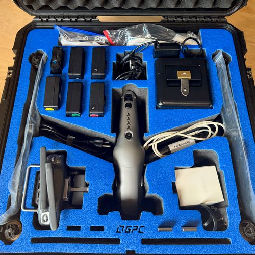 DJI 2 X7 Cinematography Drone Kit  (DNG, ProRes) - Low Hours