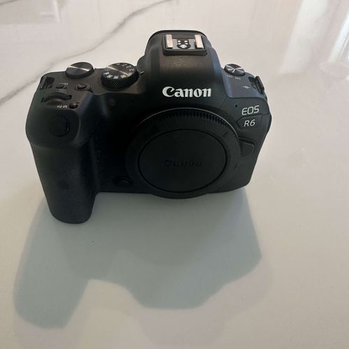 Canon R6- body only