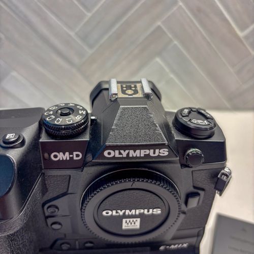 thumbnail-2 for Olympus OM-D E-M1X