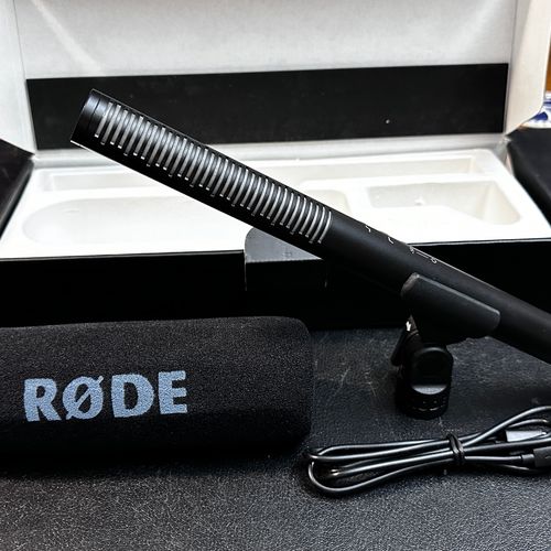 Rode NTG4+ Shotgun Microphone with rechargeable lithium battery