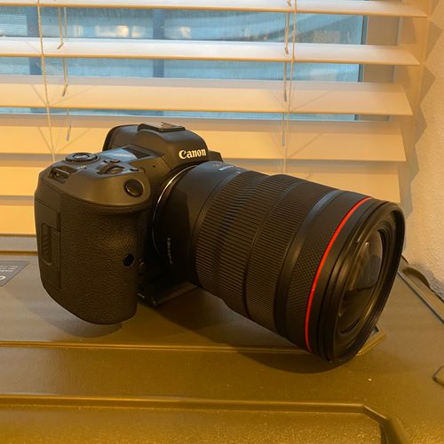 Canon EOS R5 with RF 15-35mm f/2.8 L IS USM lens