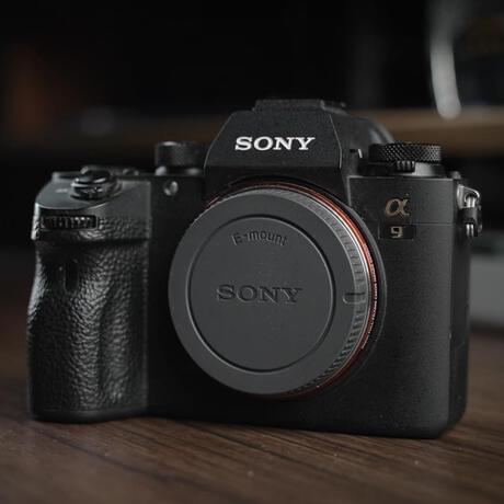 Sony A9 Full Frame Mirrorless Interchangeable-Lens Camera (Body Only ...